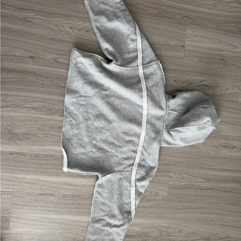ALO Yoga Light Gray Cropped Hoodie - Picture 2 of 4